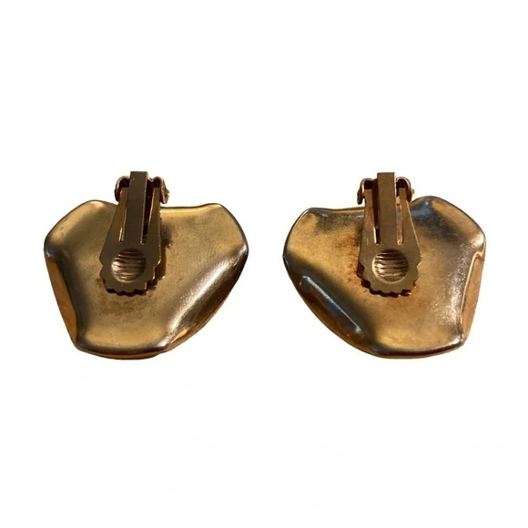 BAKELITE Vintage 1950s Spinach Green on Gold-tone Hexagonal Clip-on Earrings - Picture 2 of 5